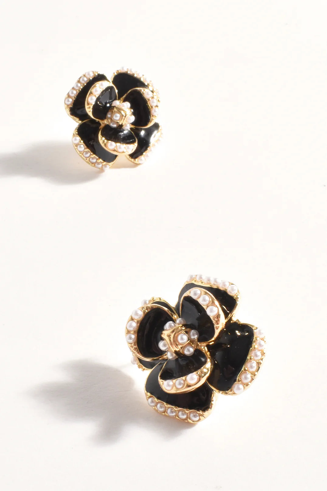 Enamel Diamante Flower Stud Earrings (Black)