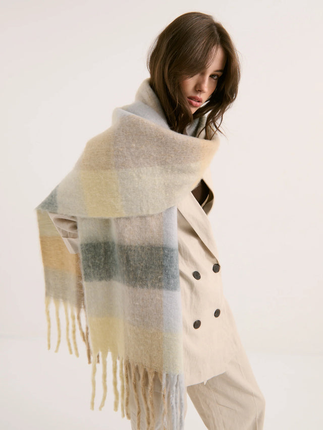 Lola Fluffy Scarf