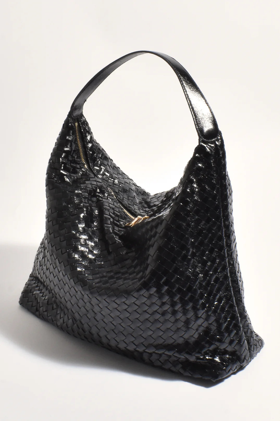 METALLLIC WEAVE SLOUCH BAG