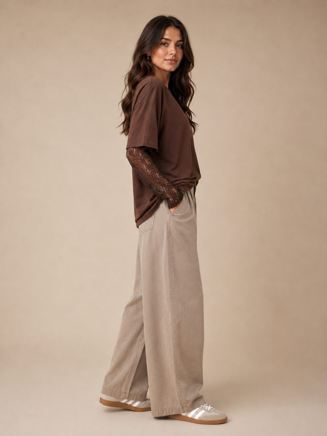 LACE SLEEVE CONTRAST TEE SHIRT