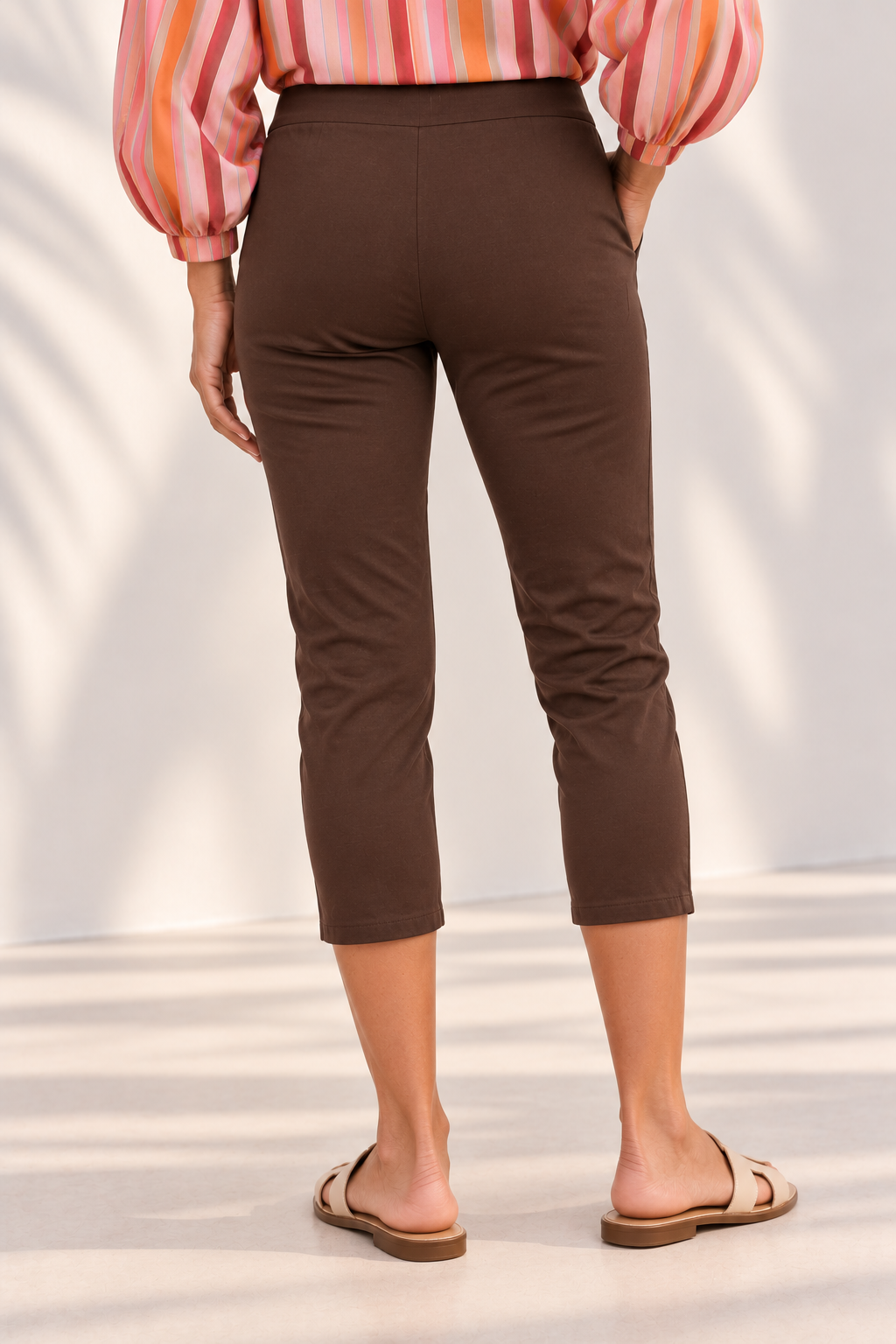 Bengaline Stretch Pull-On Capri Pant
