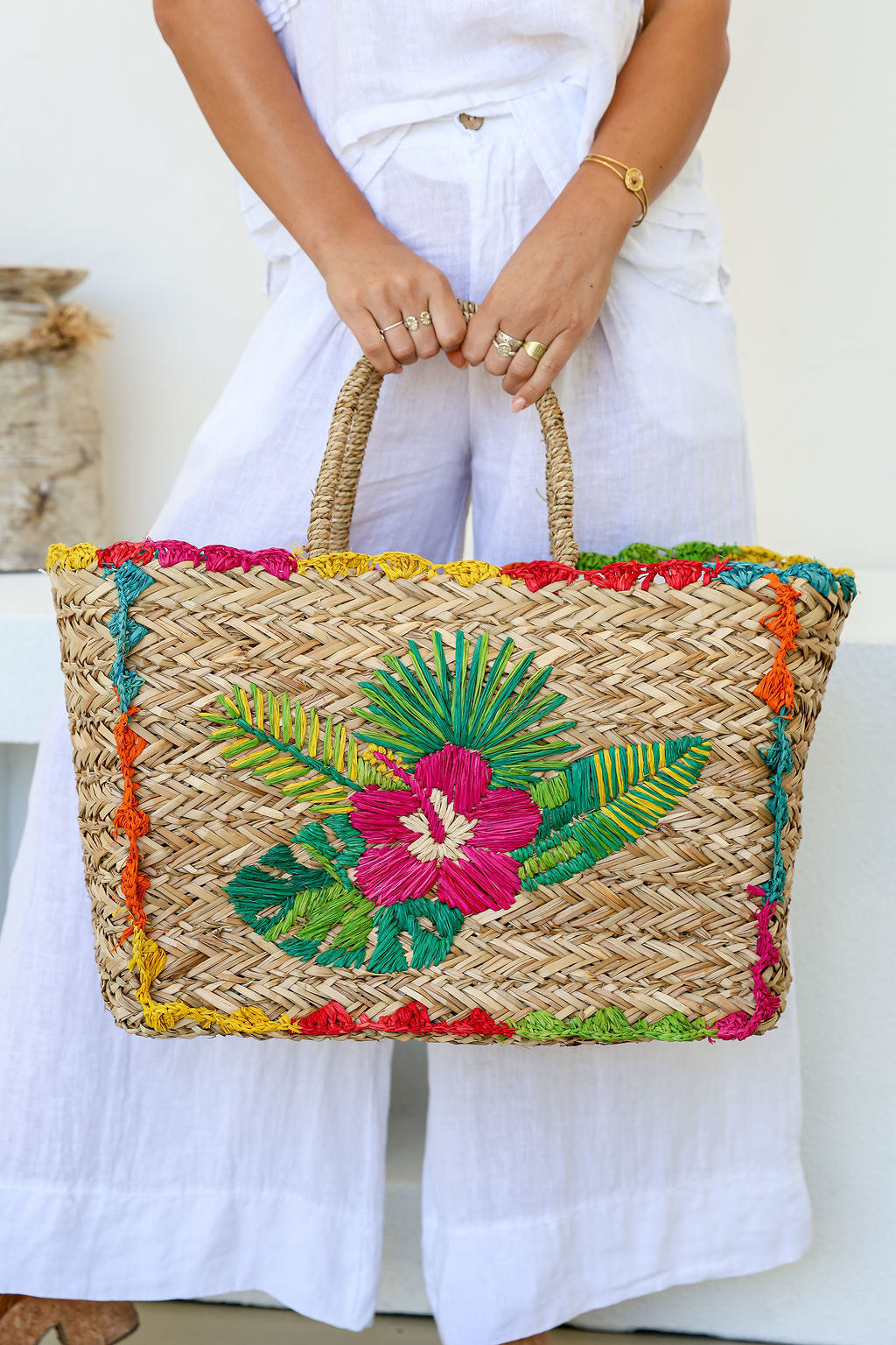 STRAW BASKET FLORAL DETAIL