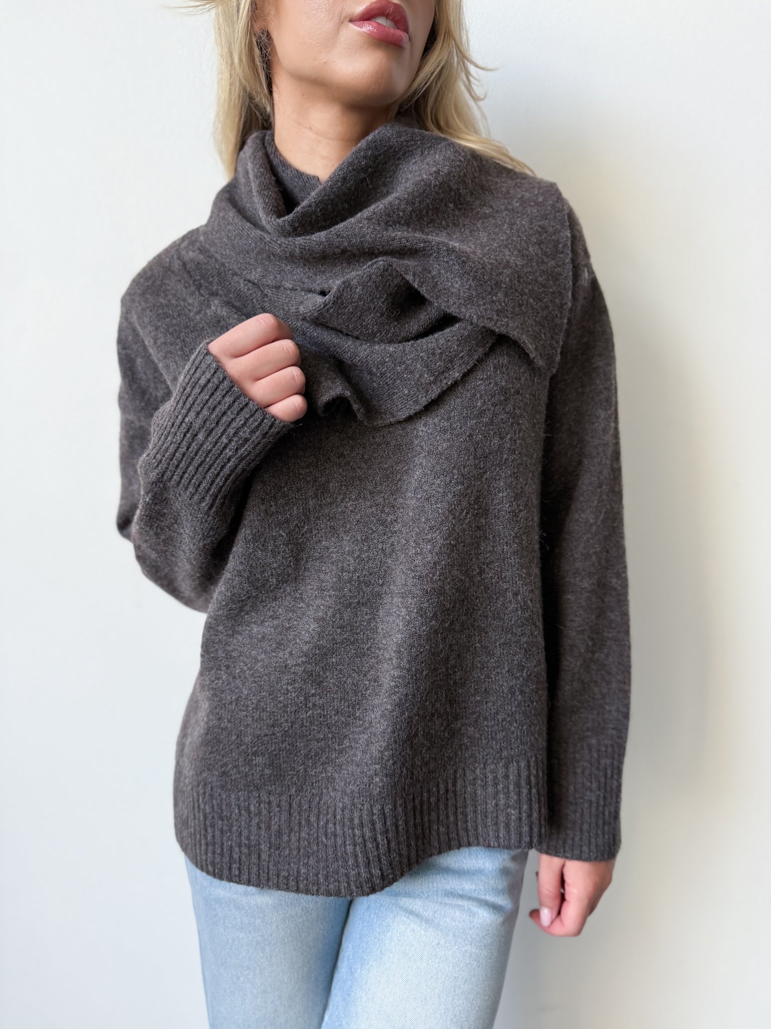 SCARF KNIT JUMPER