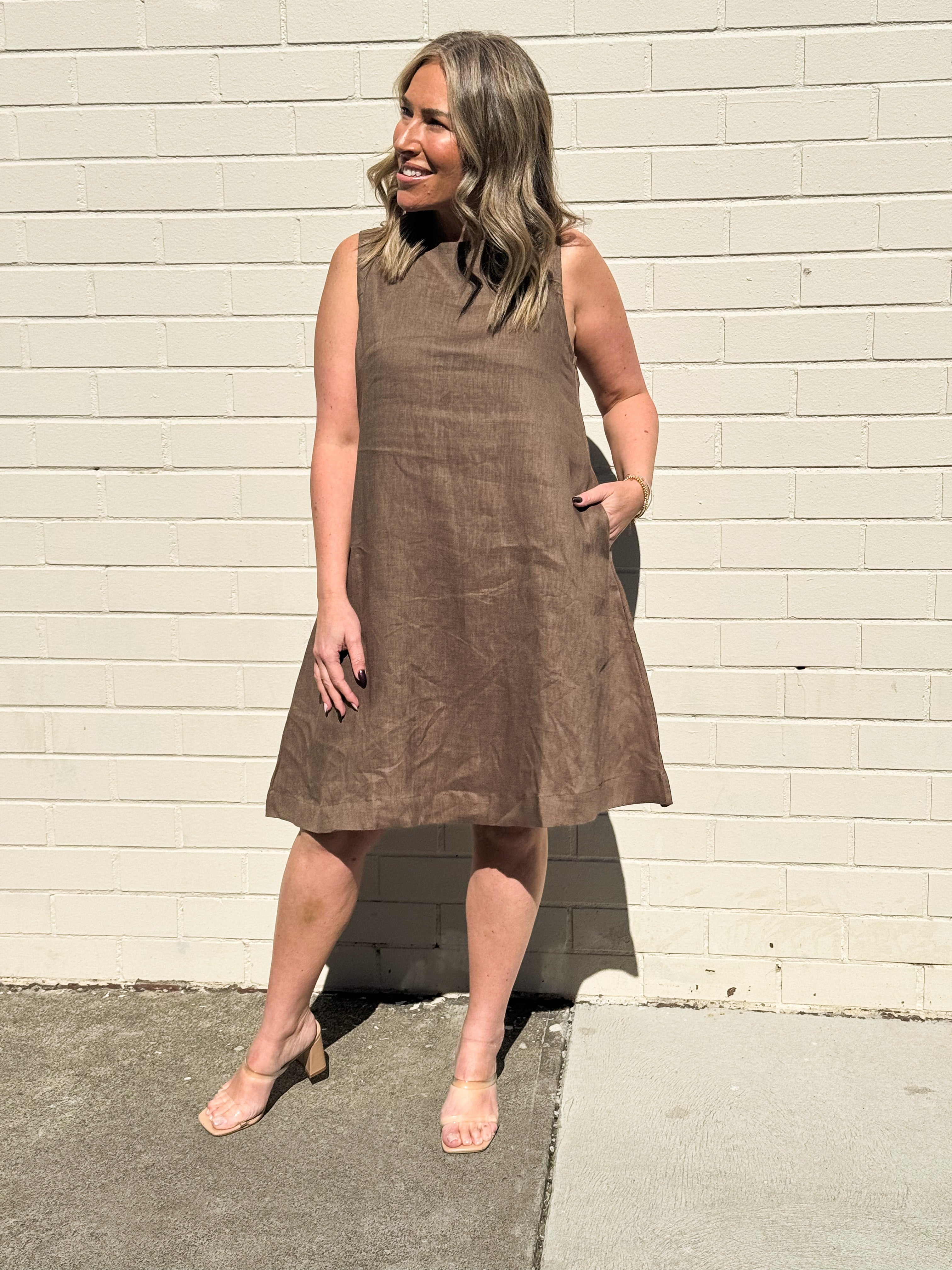 EASY LINEN SHIFT DRESS