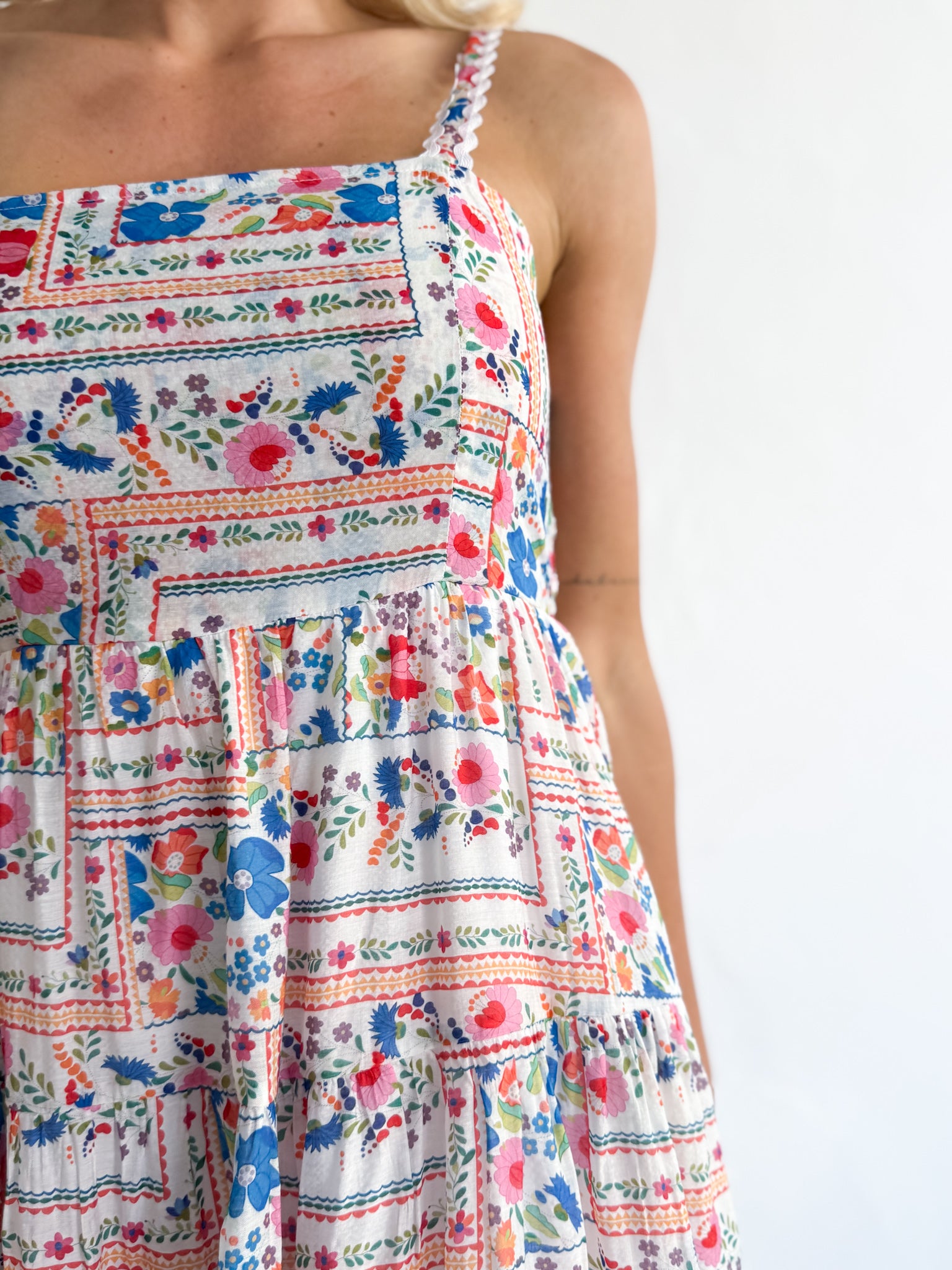 PRETTY FLORAL DRESS