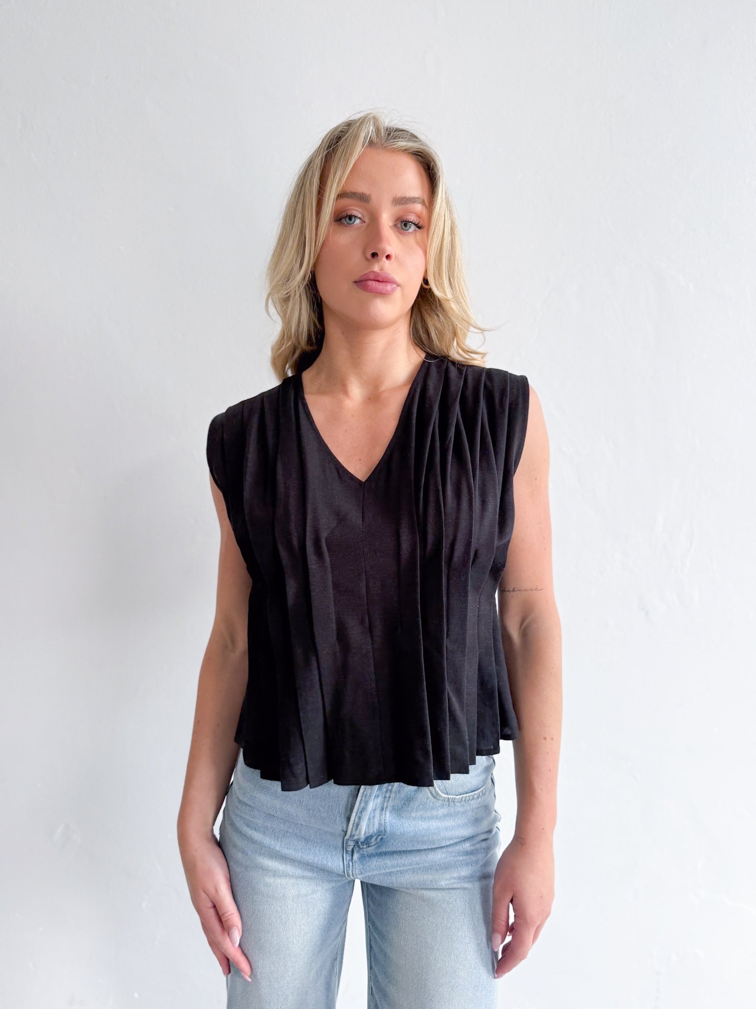 PLEATED DETAIL TOP
