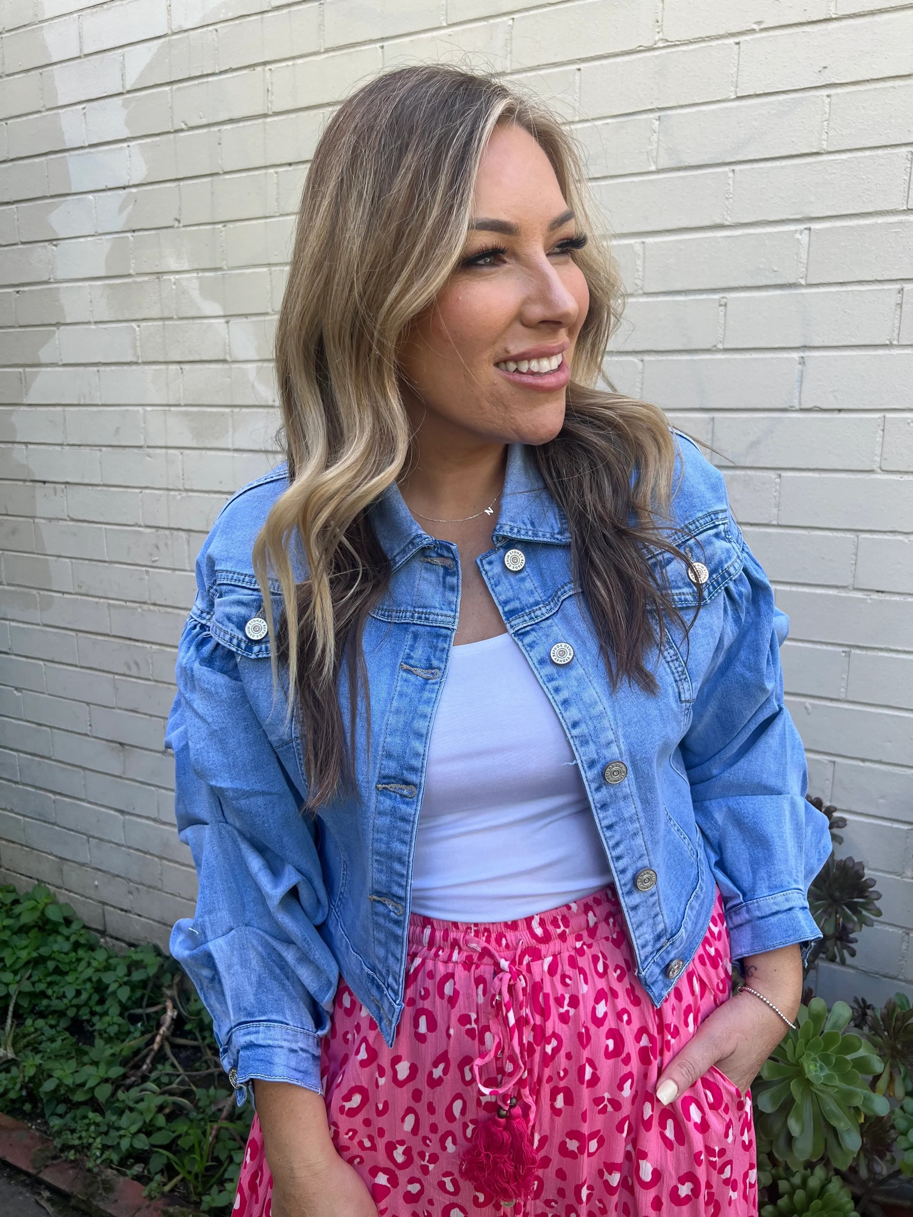 ADDIE PINTUCK SLEEVE DENIM JACKET