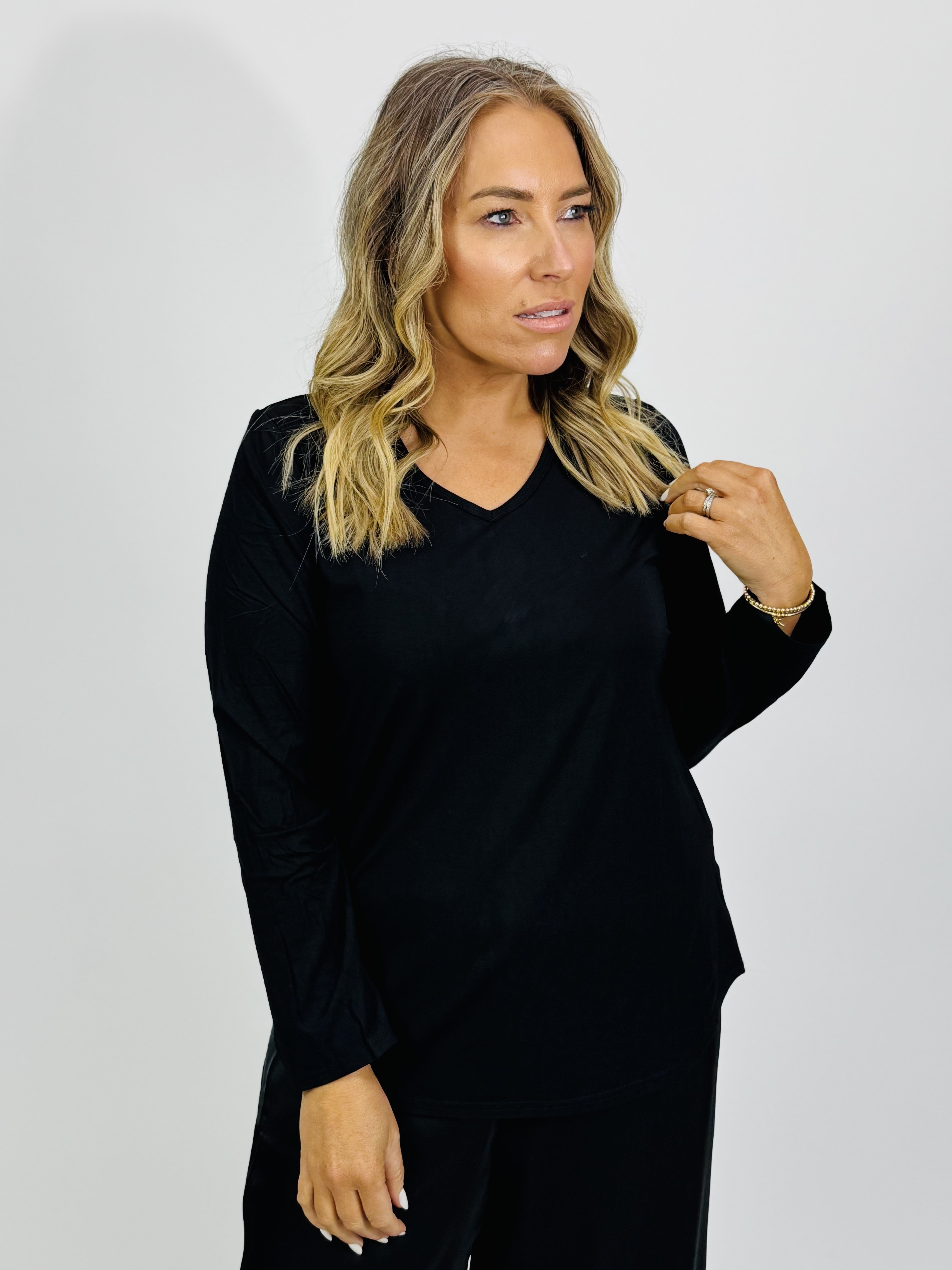 V NECKLINE BAMBOO TOP