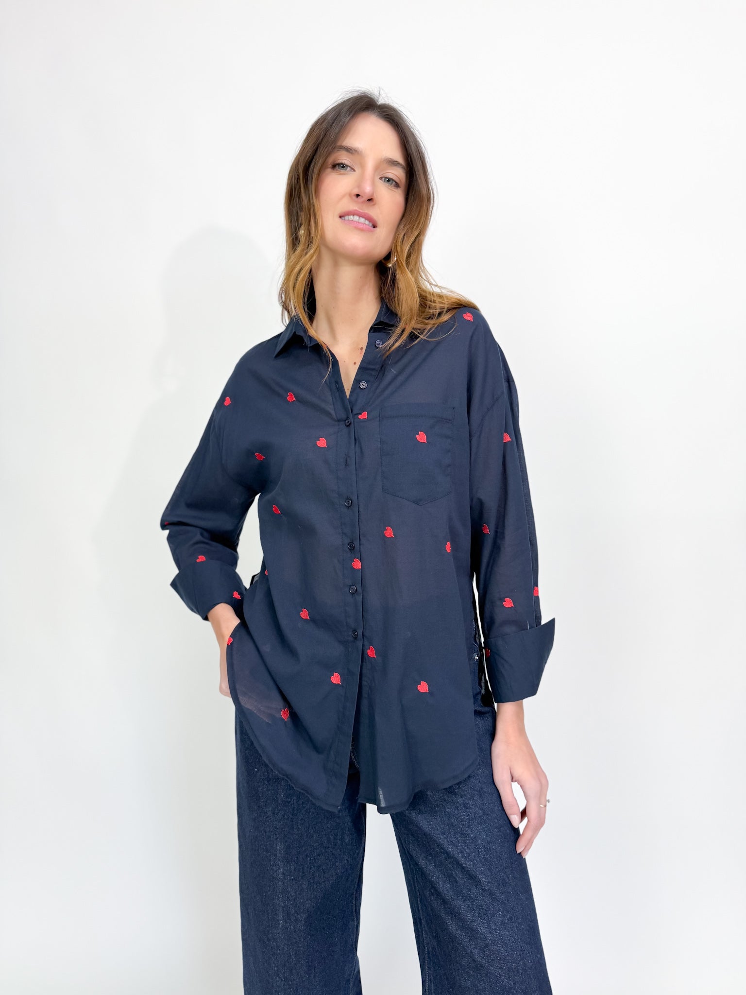 HEART MOTIF SHIRT - NAVY