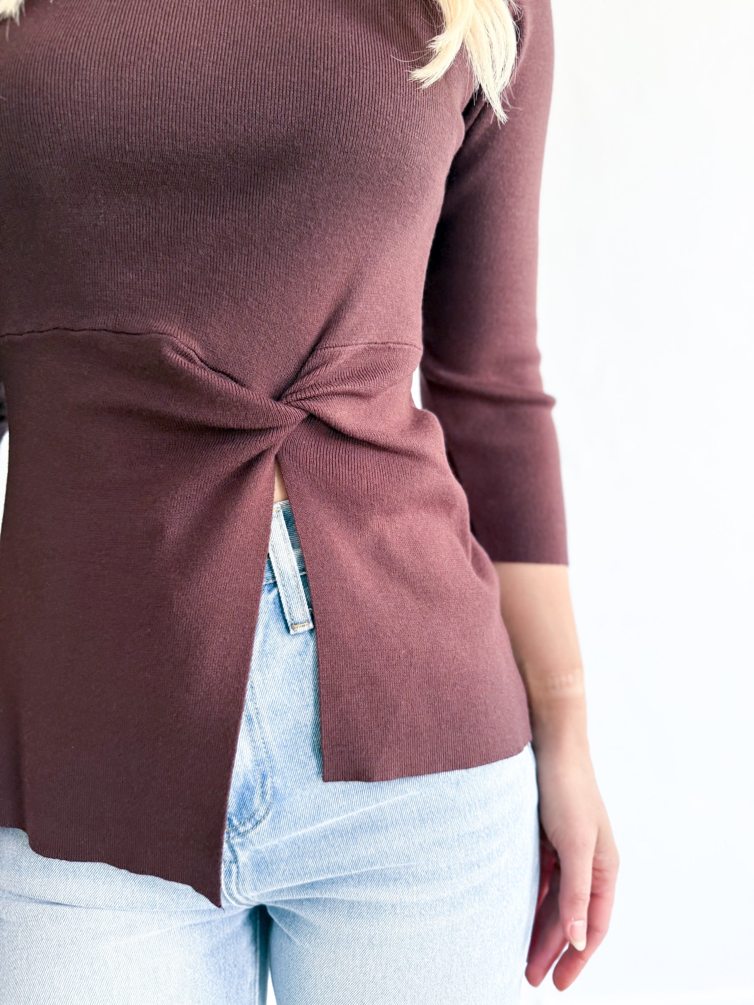 TWIST DETAIL KNIT