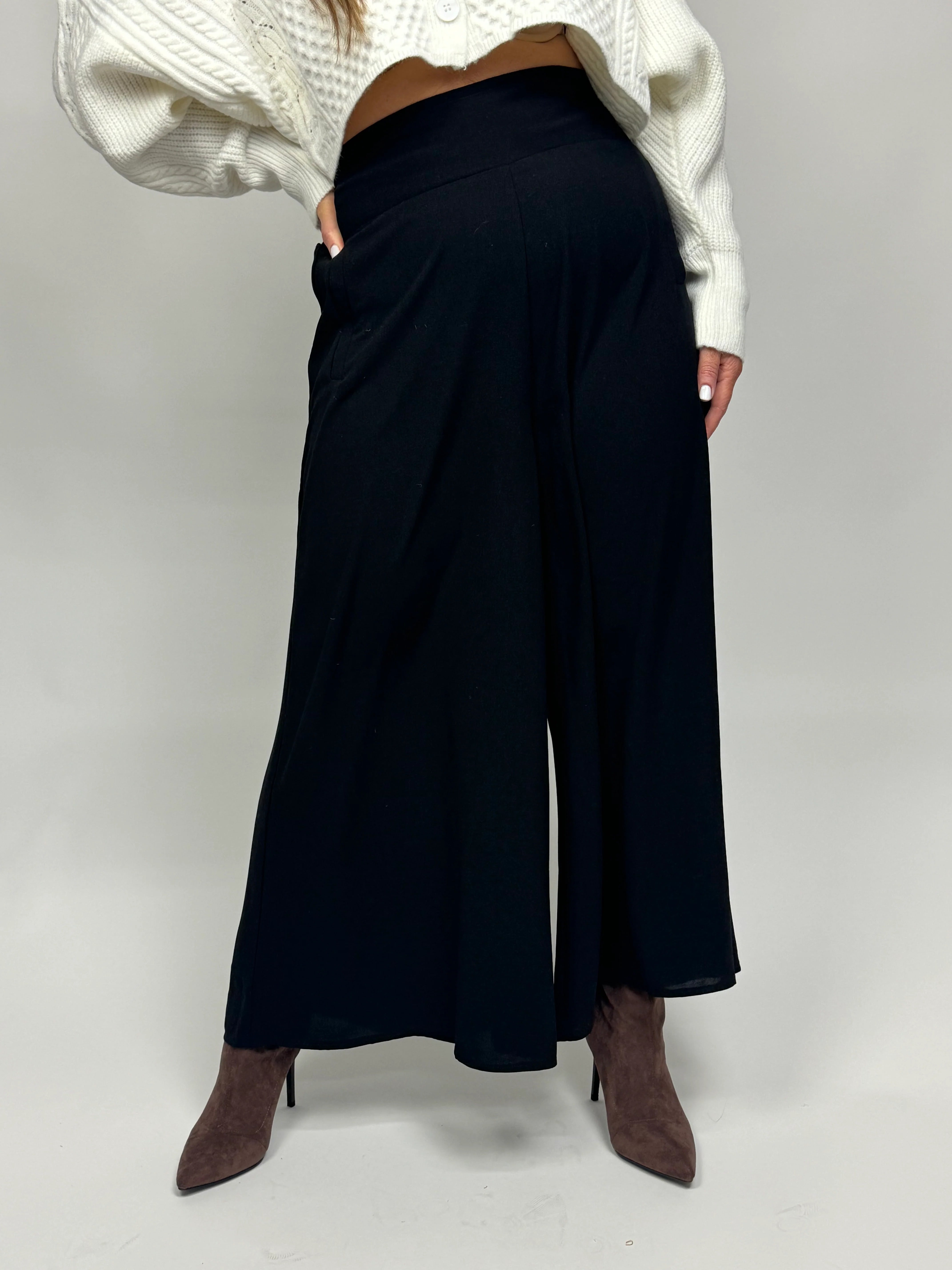 FLOWY LOVE ME PANTS- Black