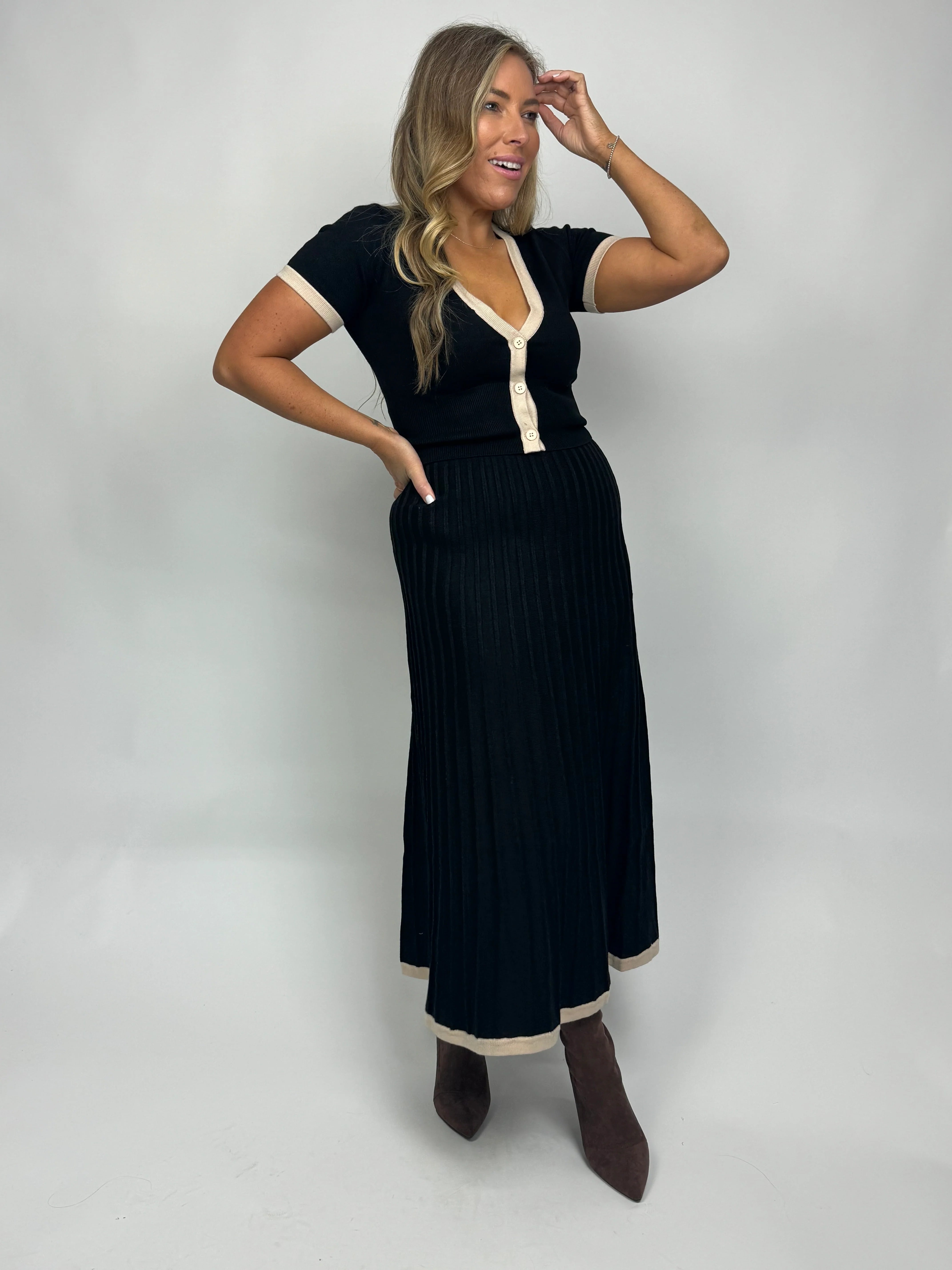 SHEIKE CONTRAST CROP CARDI