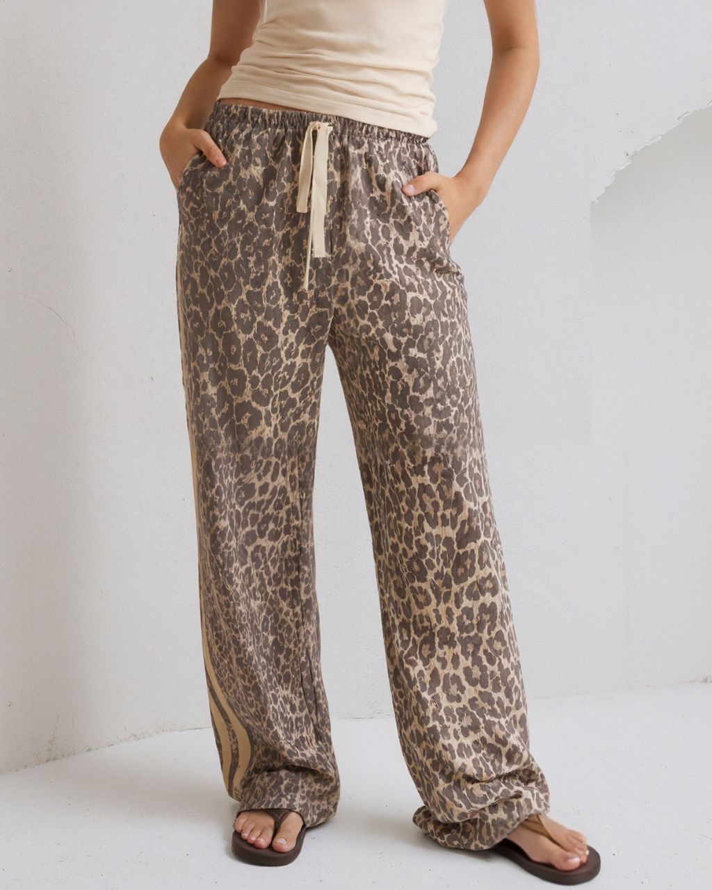ANIMAL PRINT DENIM RELAXED PANT