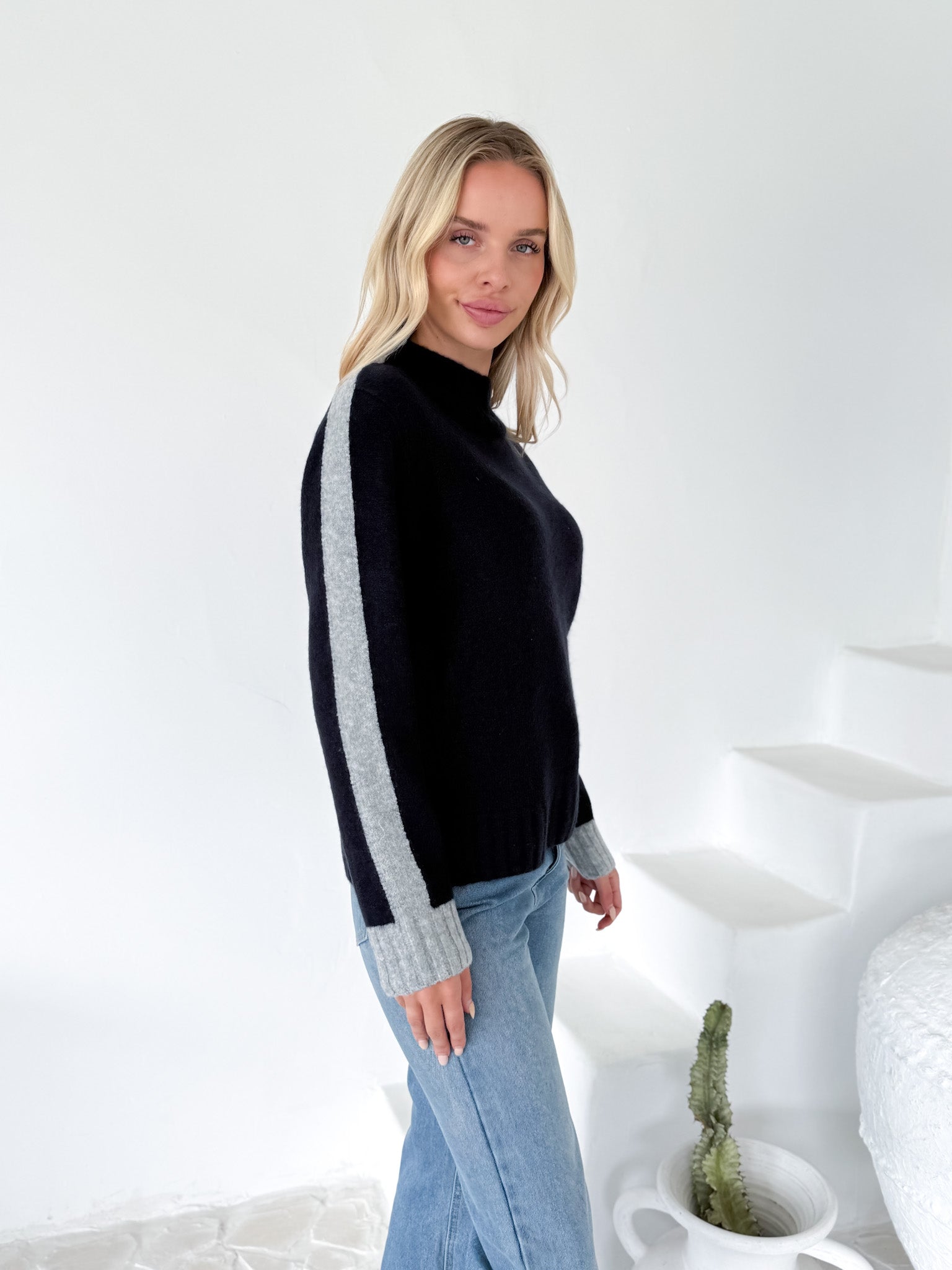 CONTRAST STRIPE WOOLLY JUMPER