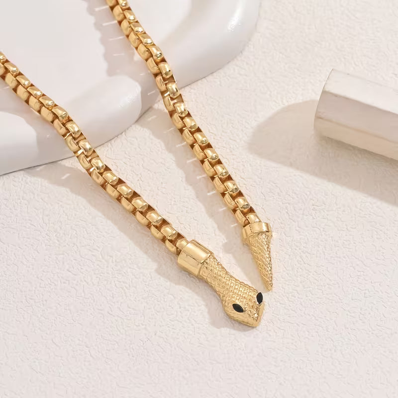 GOLDEN SNAKE NECKLACE