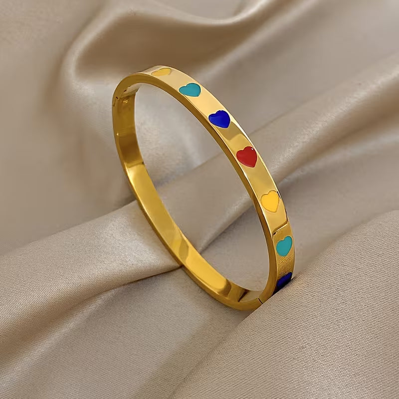 HEART ENAMEL BANGLE