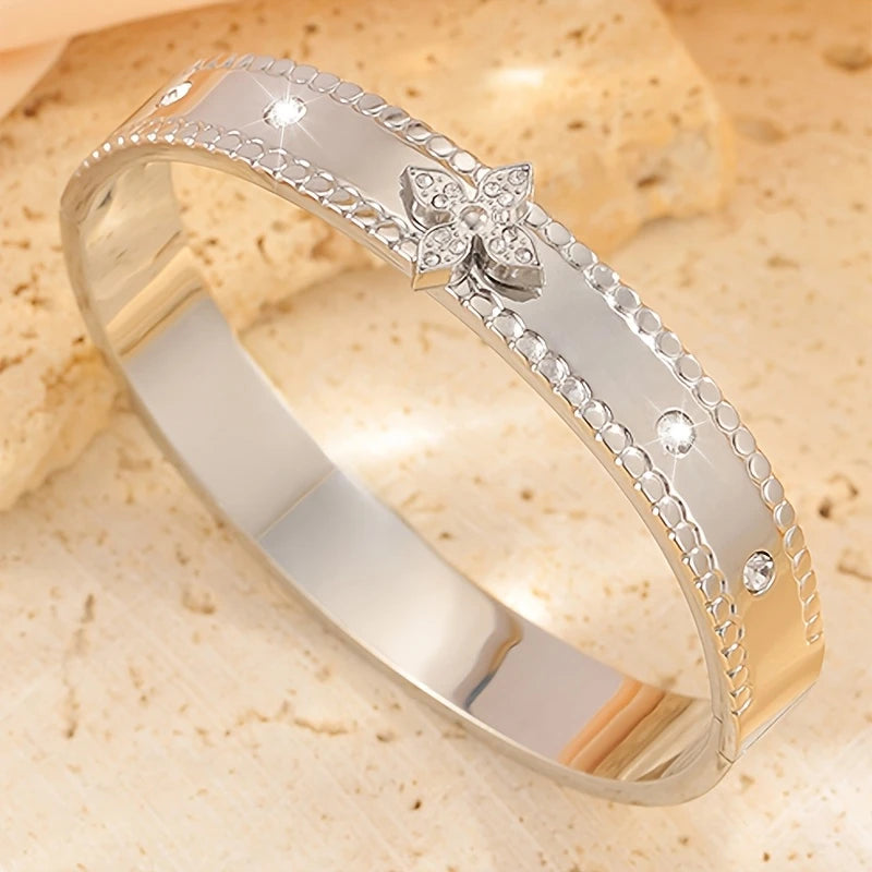 CLEEF BANGLE