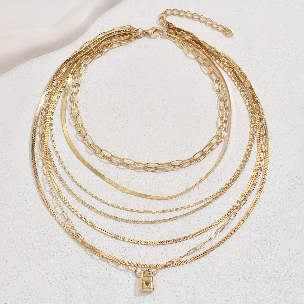 SO MANY LAYERS NECKLACE